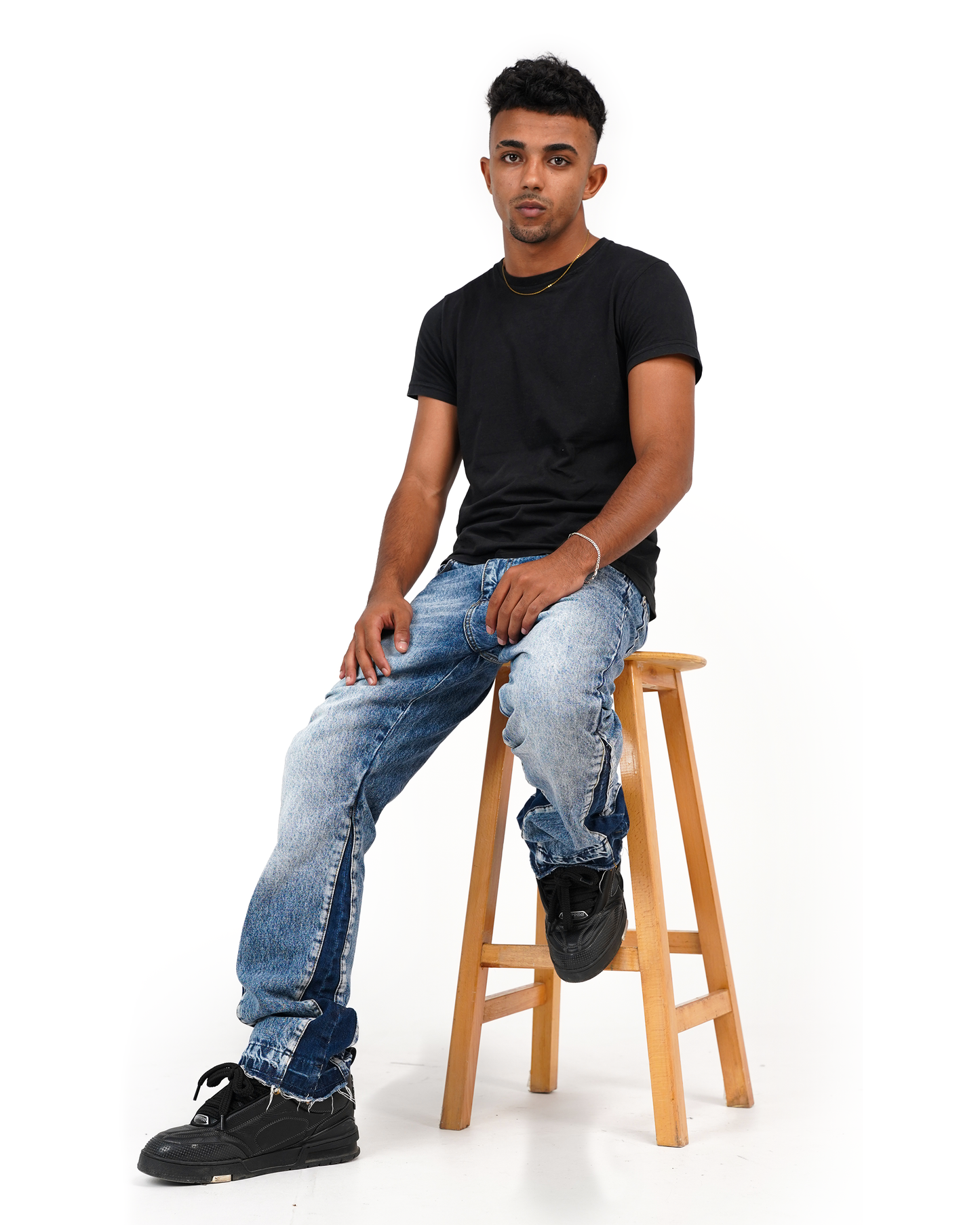 BLUE FLARED JEANS